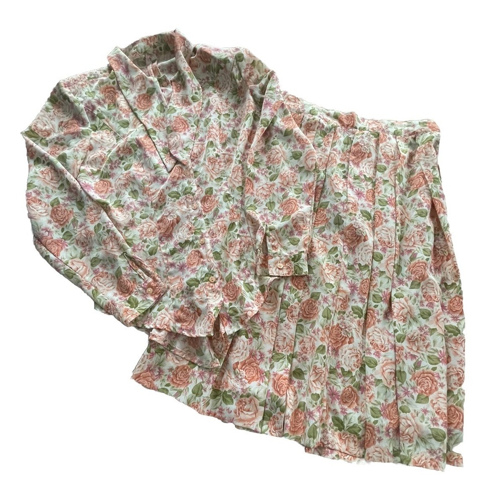 CITY GIRL Skirt Blouse Set Womens Sz Small Floral Pleated Skirt Long Tail Blouse